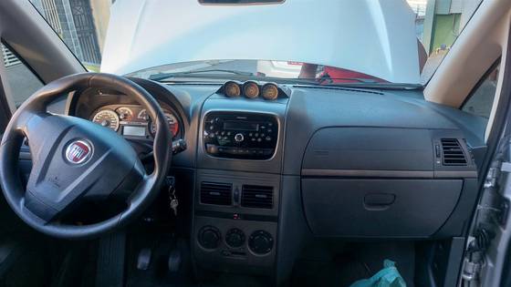 FIAT IDEA 1.8 MPI ADVENTURE 16V FLEX 4P MANUAL FIAT IDEA 1.8 MPI ADVENTURE 16V FLEX 4P MANUAL
